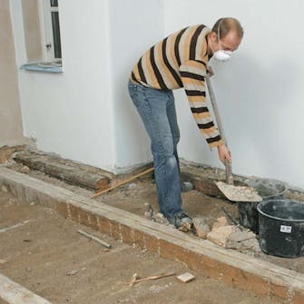 Lattialämmitys puulattiaan: Poista tarvittaessa vanha eriste Lattialämmitys puulattiaan: Poista tarvittaessa vanha eriste